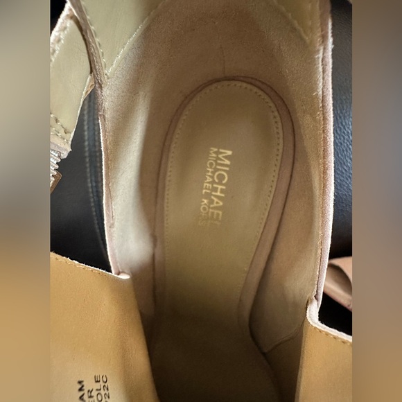Michael Michael Kors Lawson Bootie Cream Suede - Picture 9 of 12
